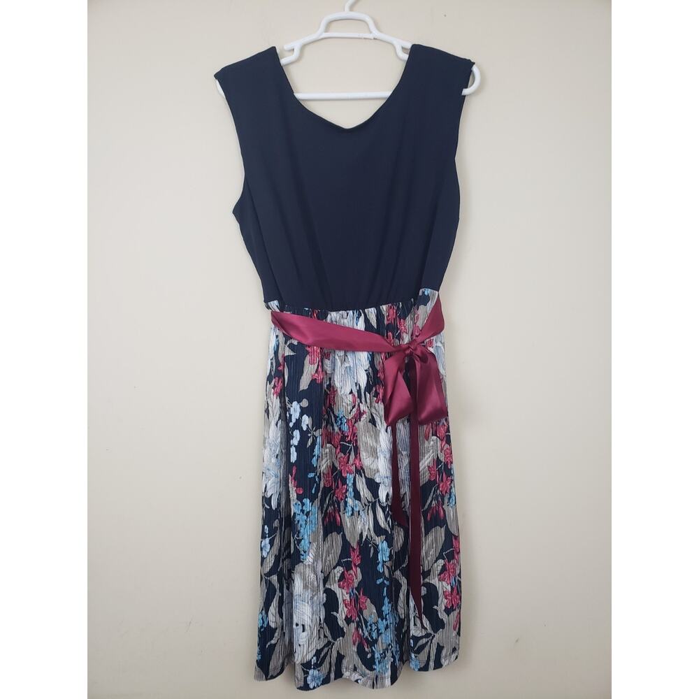 Shelby and Palmer Plus Womens Dress Size 3X Floral Accordion Office Siren Career